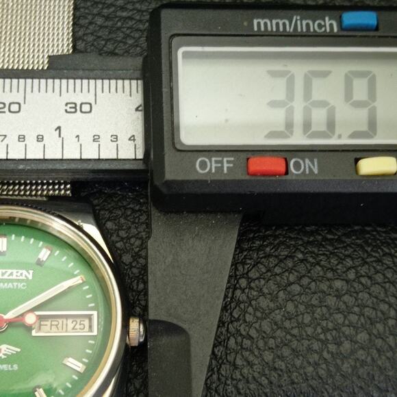 Vintage 1990 Citizen Automatic Mens Silver Watch W/daydate & Green accents - Picture 7 of 8